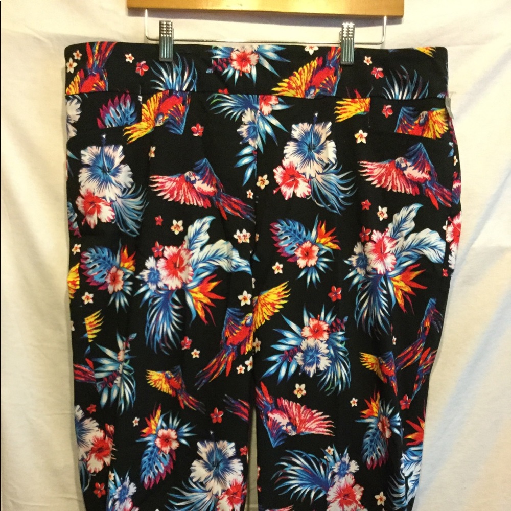Floral capris